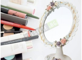 Винтидж огледало с красива рамка