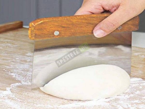 Шпатула нож за тесто с дървена дръжка